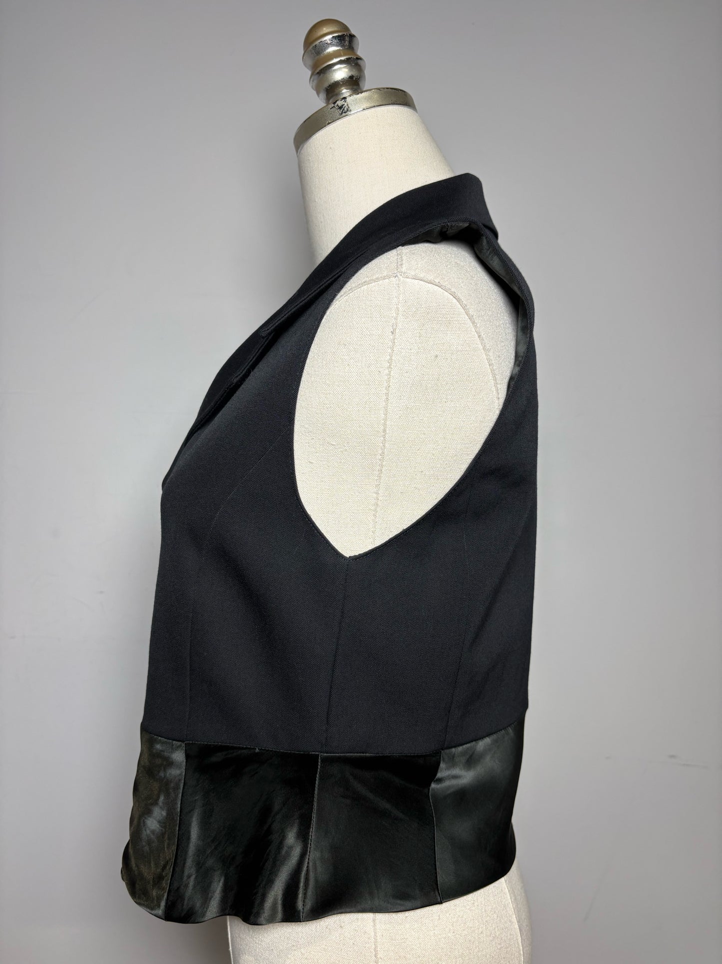 Size 6 Women Atsuro Tayama Black Wool w/Satin Panels Japanese Design Pre-owned Vest