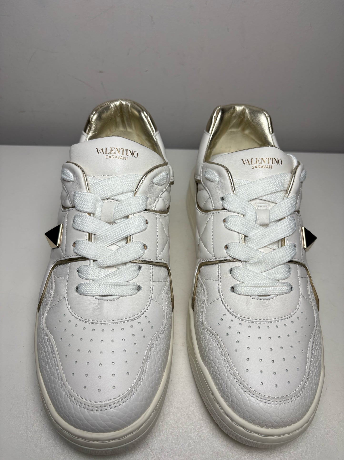 Women's Sz 40 Valentino Garavani One Stud White Platinum Pre-owned Sneakers