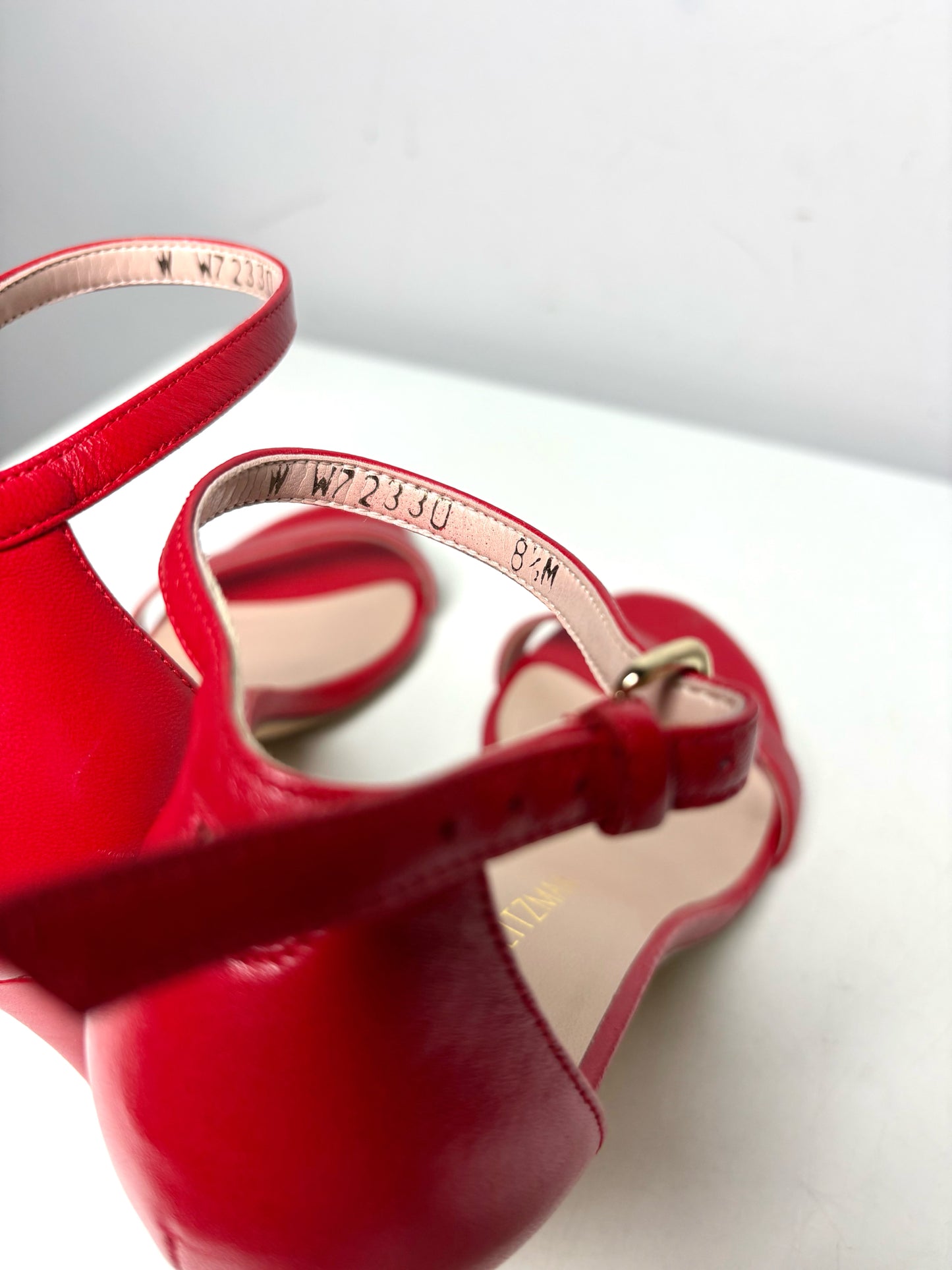 W Shoe Size 8.5 Stuart Weitzman Classic Red Leather Pre-owned Sandal