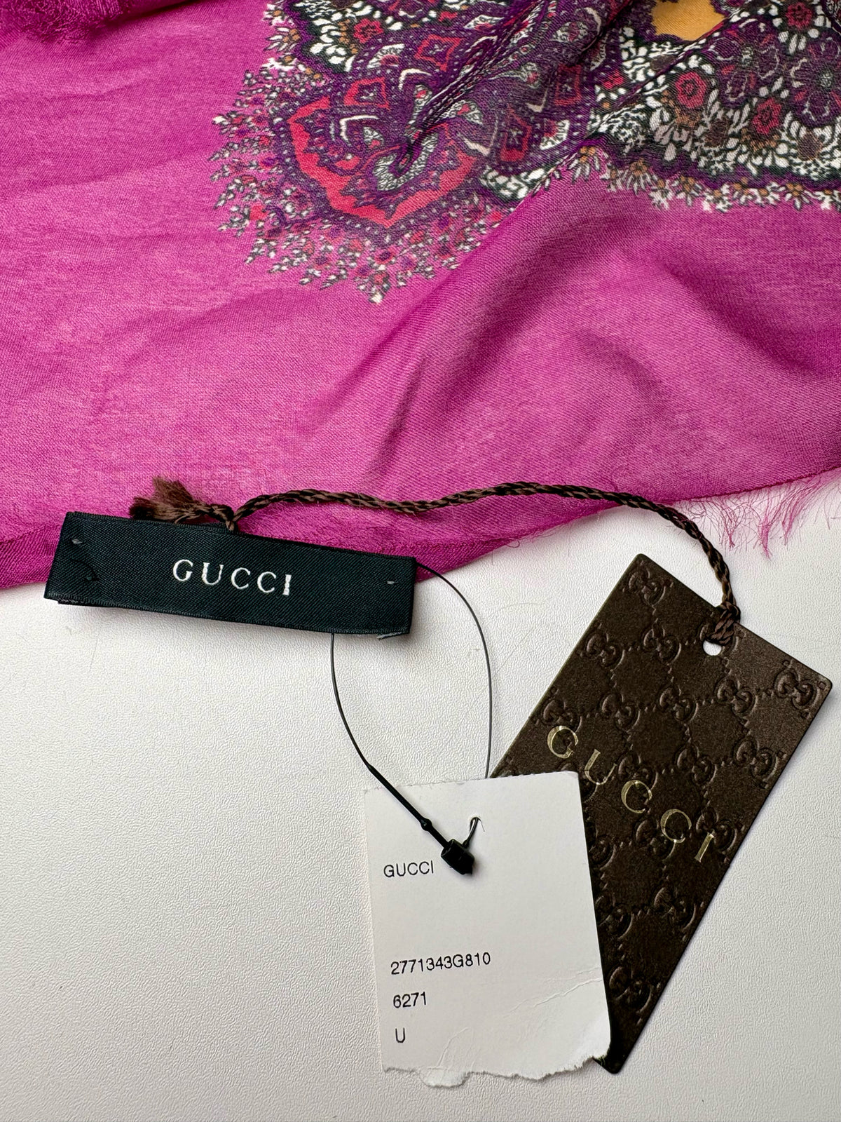 Women's Authentic Gucci Purple Multicolor Paisley Silk Blend NWT Pre-Owned Square Scarf