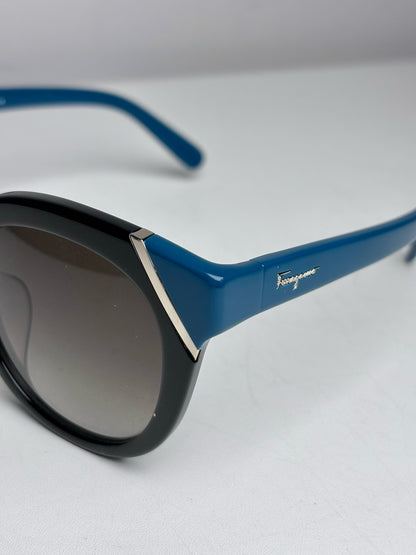 Salvatore Ferragamo Cat Eye Butterfly Pre-owned Black, Teal Sunglasses