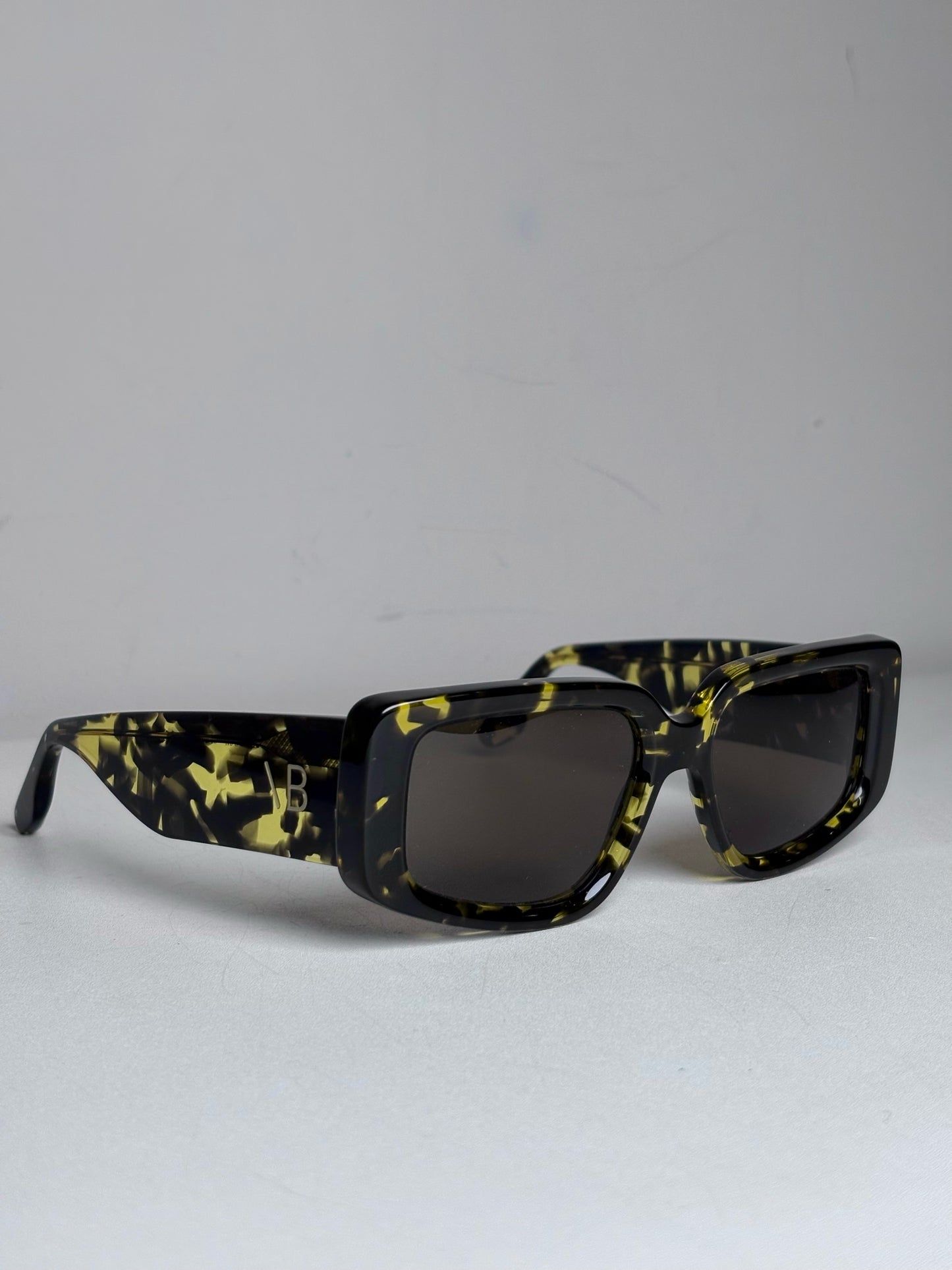 Victoria Beckham Pre-owned Tortoishell Sunglasses