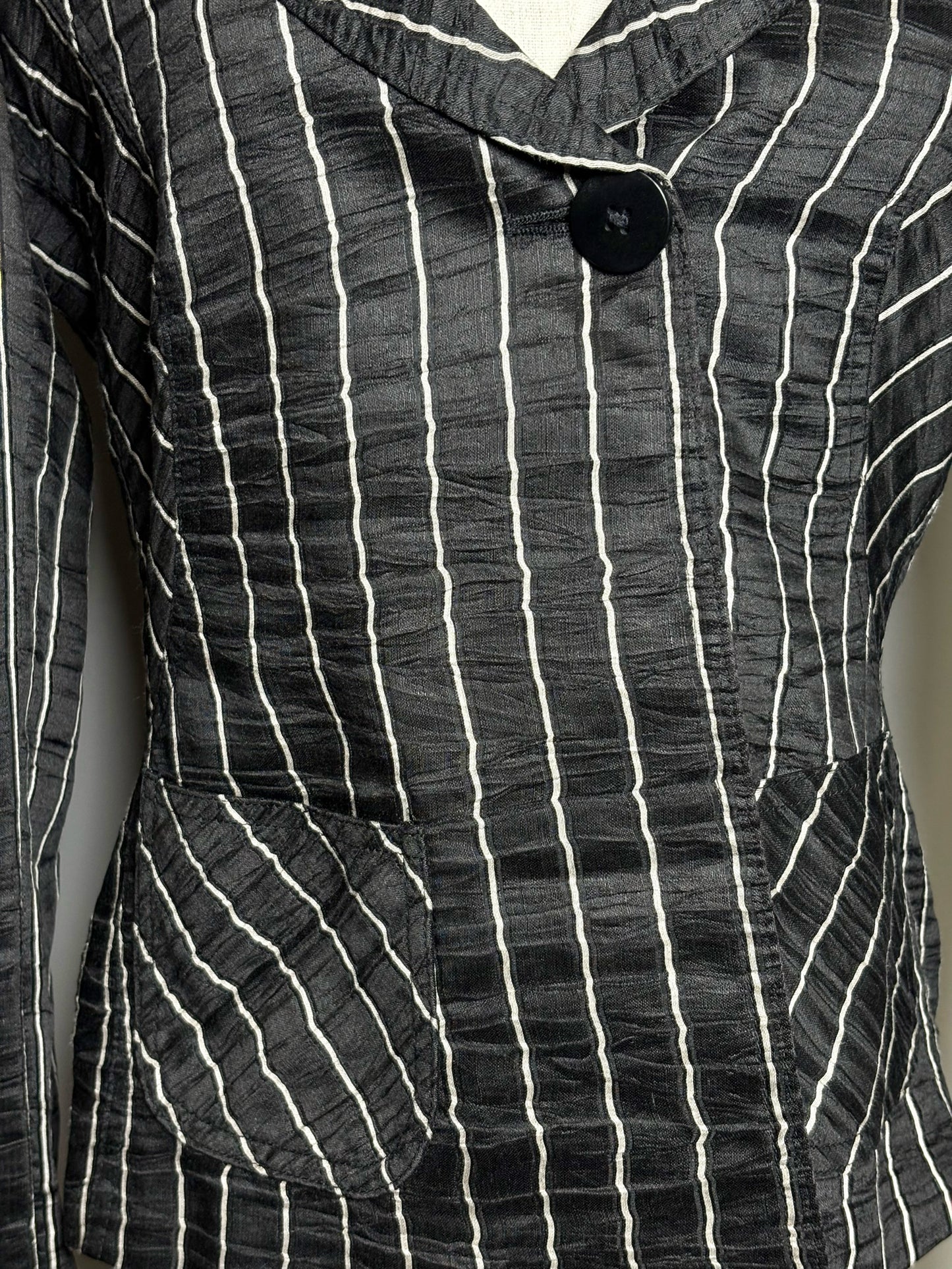 Women Size 8 Armani Collection Black, Beige Stripe Lino Women's Pre-owned Blazer