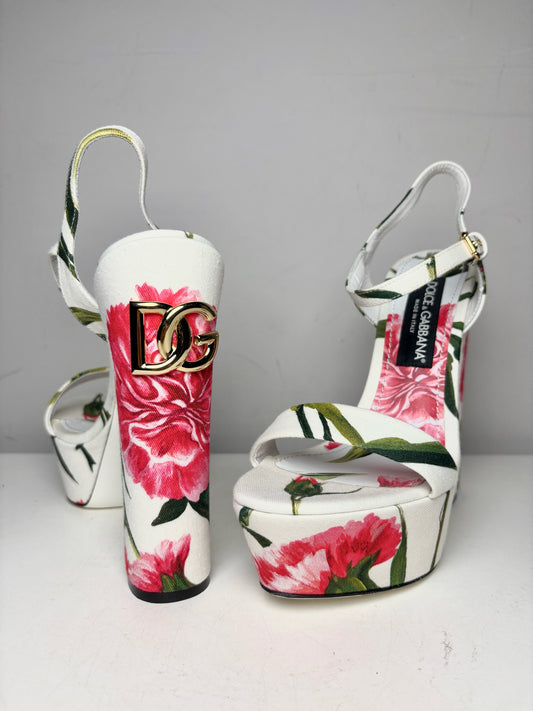 W Shoe Size 39 (8.5 - 9 US) Dolce & Gabbana White Fabric Pre-owned Heels