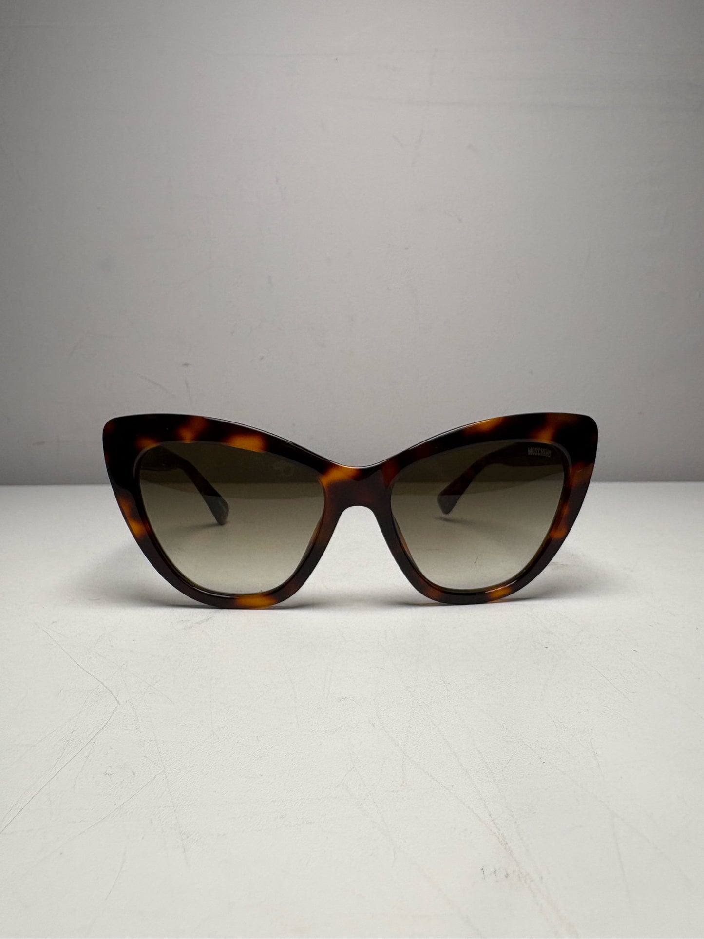 Women's Moschino Havana Brown Tortoiseshell Acetate Pre-Owned Cat-Eye Sunglasses