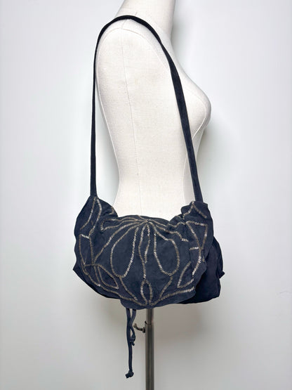 Leather Antik Batik Swirl Suede Used Black Small Purse