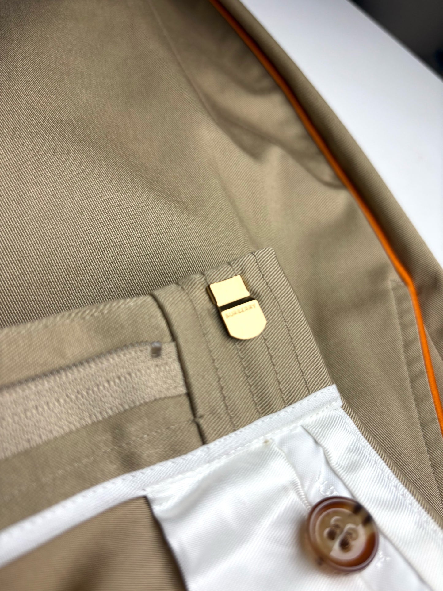 Women Size 4 Burberry Khaki w/Orange Piping Cotton w/Stretch Pre-owned Pants