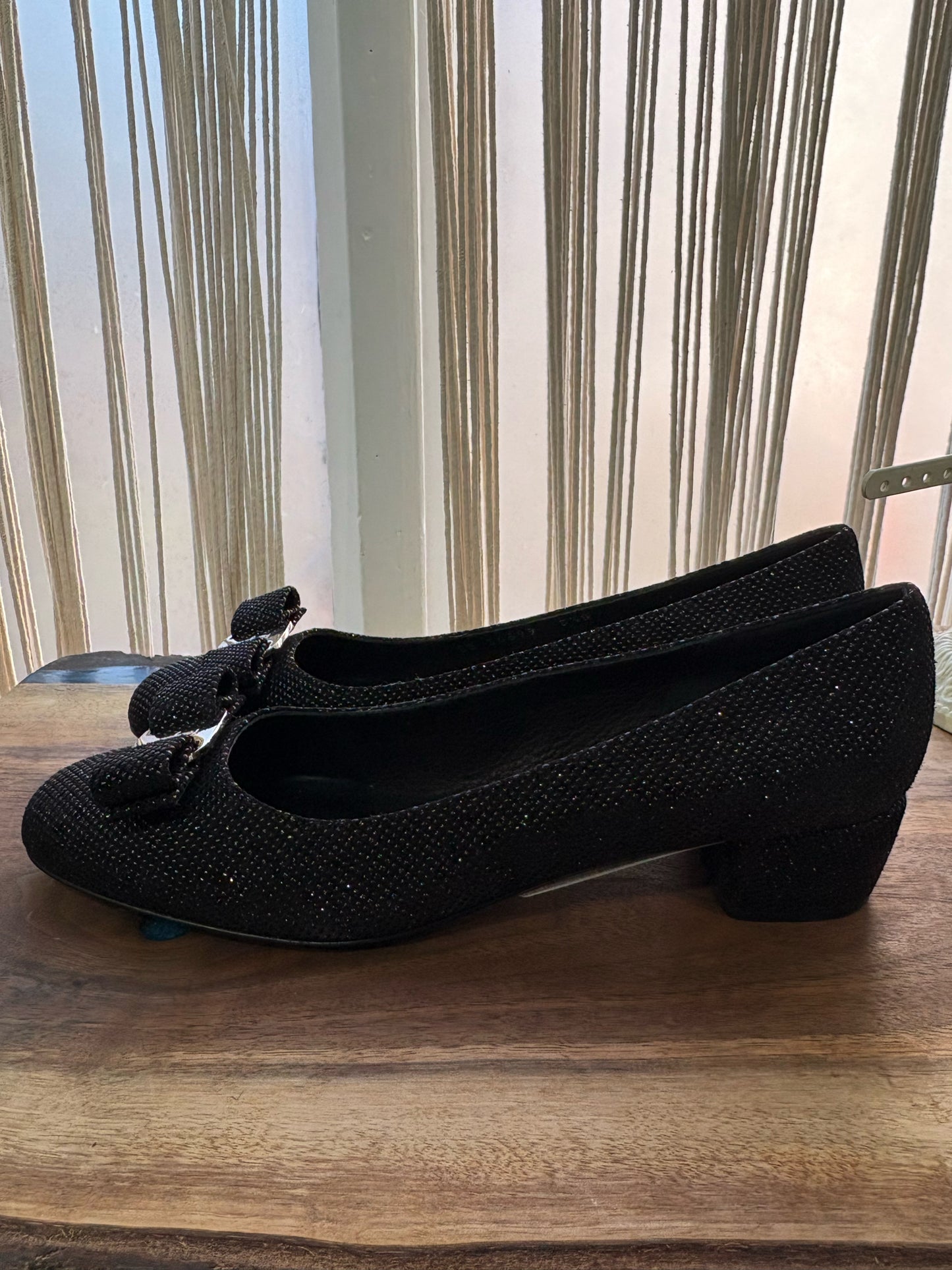 W Shoe Size 8.5 Salvatore Ferragamo Black Glitter Leather Bow Pumps