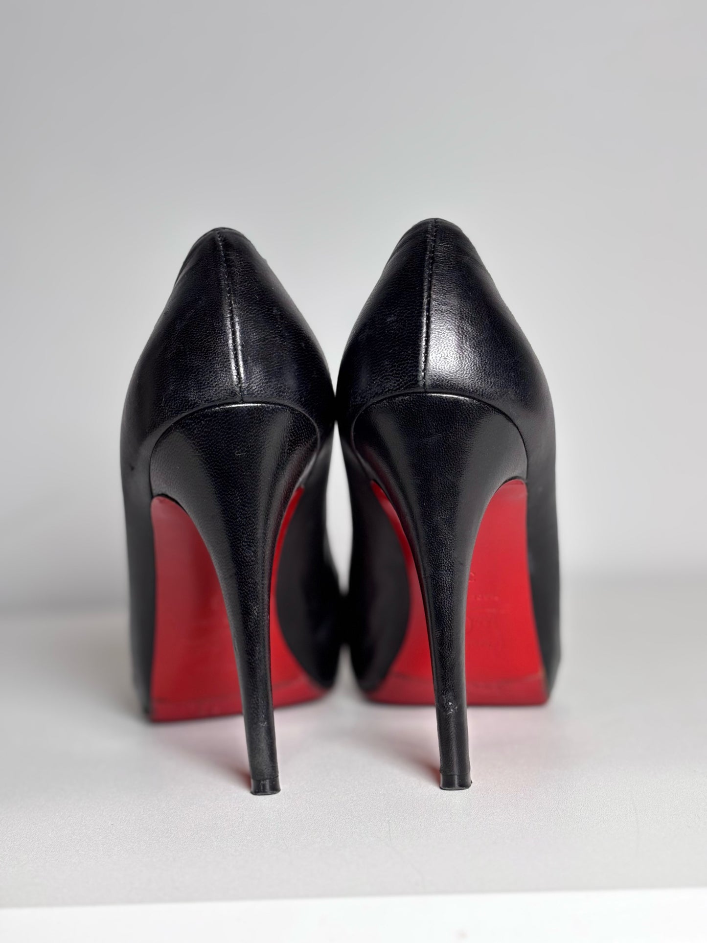 W Shoe Size 38 (8 US) Christian Louboutin Black Leather Stiletto Heel