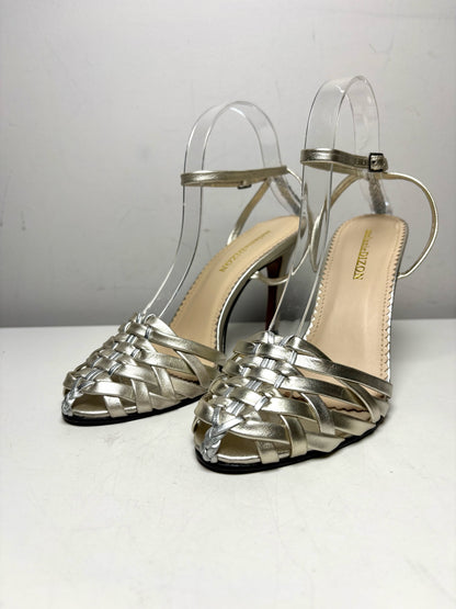 Women's Shoe Size 8 Melanie Dizon Invitto Metallic Silver Woven Leather NWT Pre-Owned Heels