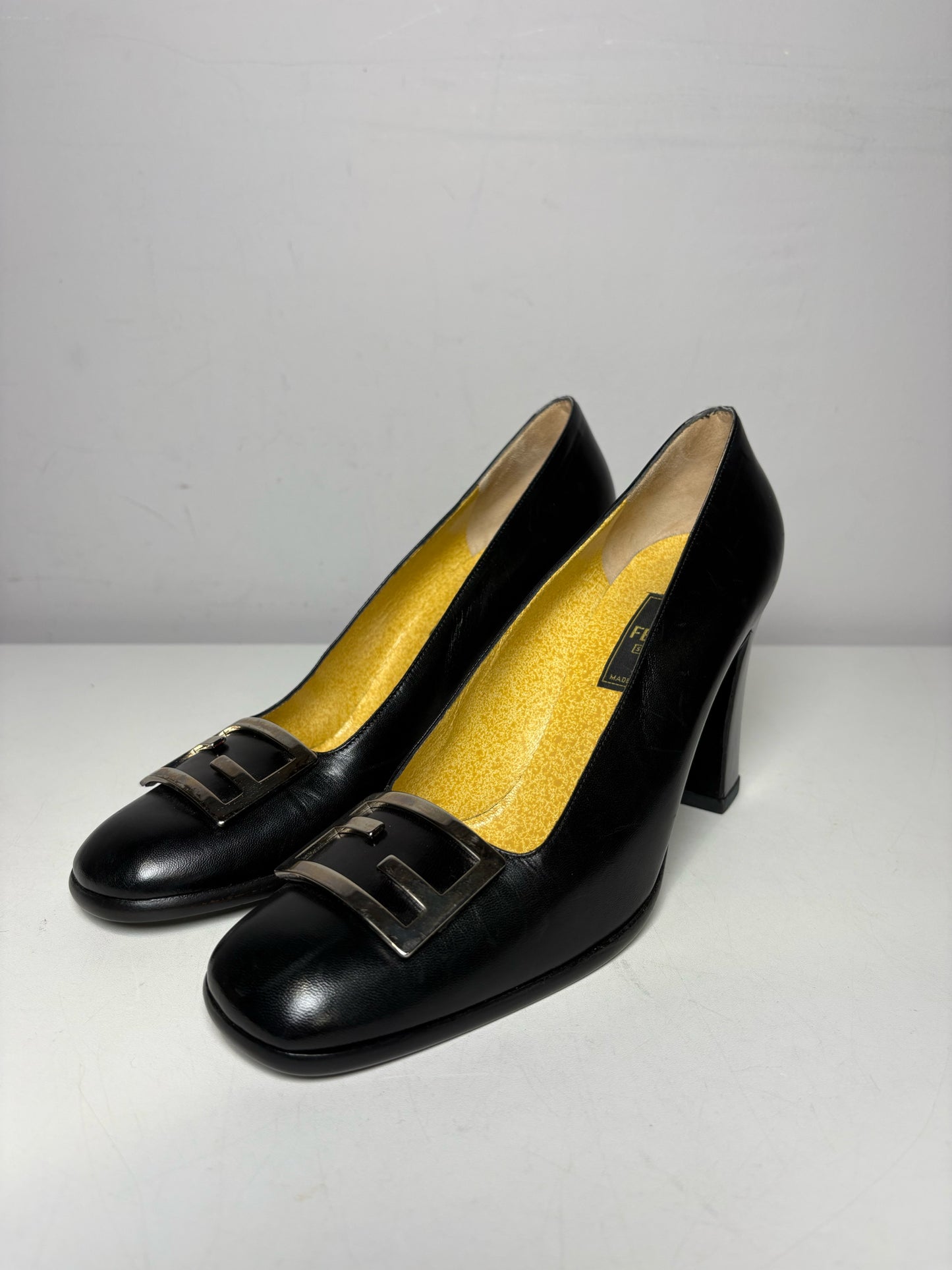 Women's Shoe Size 7.5 Fendi Black Leather Vintage Authentic Pre-Owned Heels