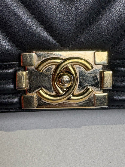 Chanel Small Boy Bag Quilted Calfskin, Ruthenium Black Pre-owned Purse
