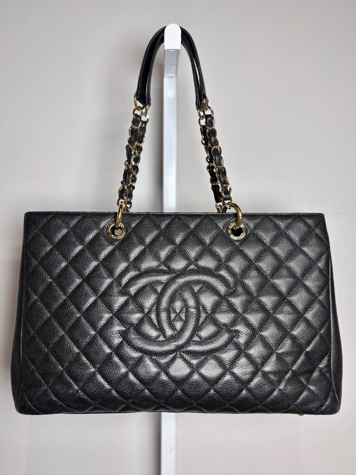 Women's Chanel Grand Shopping Tote XL Pre-owned Black Caviar Leather Large Purse