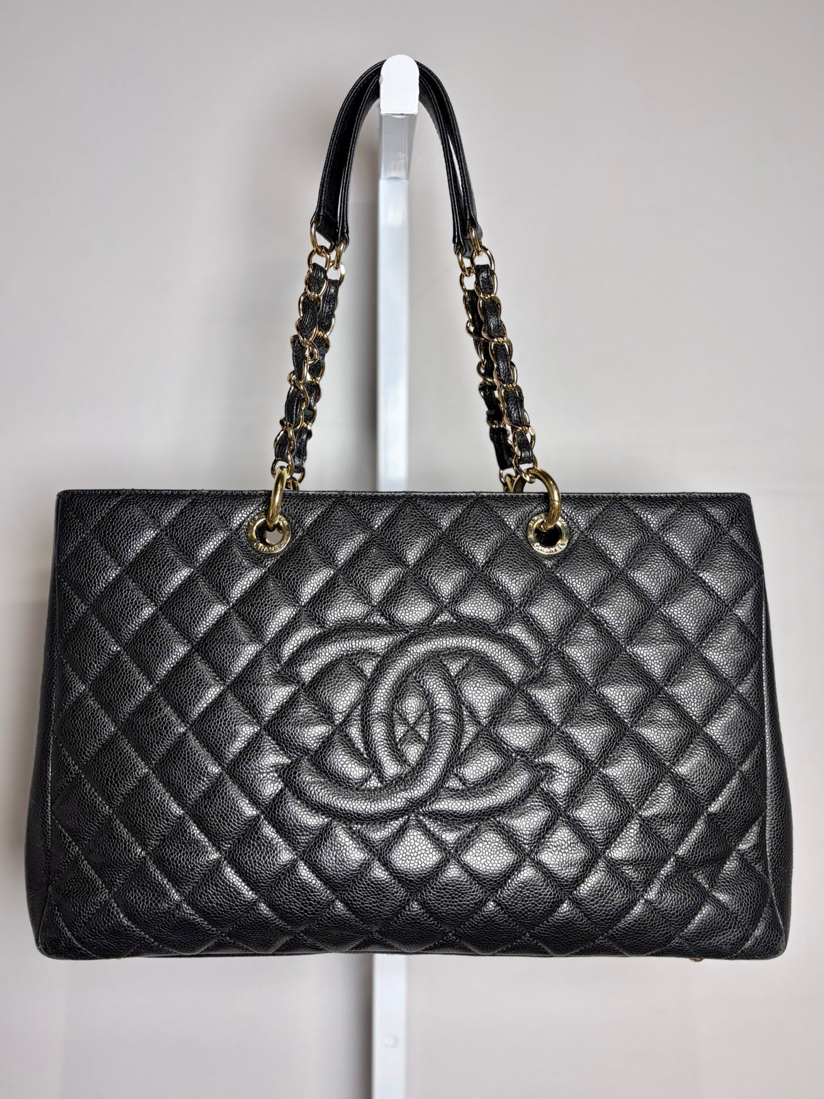 Chanel Extra Large GST Caviar Leather Black Quilted 16" Wide Pre-owned Tote