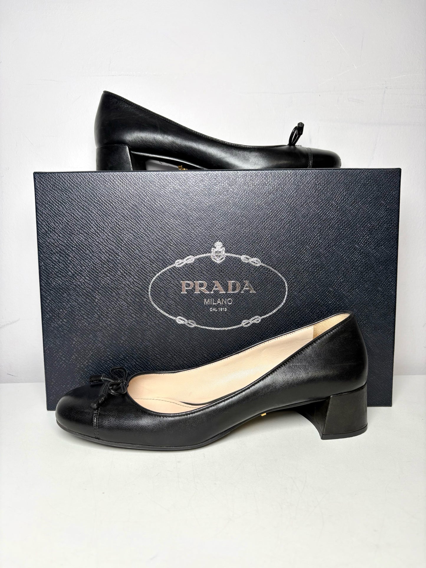 W Shoe Size 37 (7) Prada Black Leather Nappa Pre-owned Heels