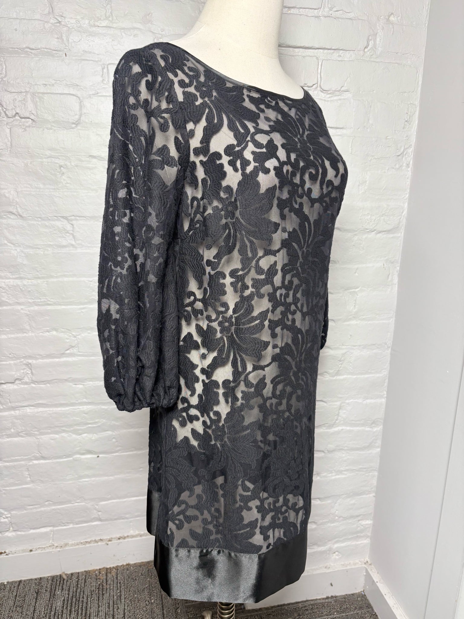 Women Size 4 Laundry by Shelli Segal Black Lace Polyester Not Vintage Dress Women Size 4 Laundry by Shelli Segal Black Lace Polyester Not Vintage Dress
