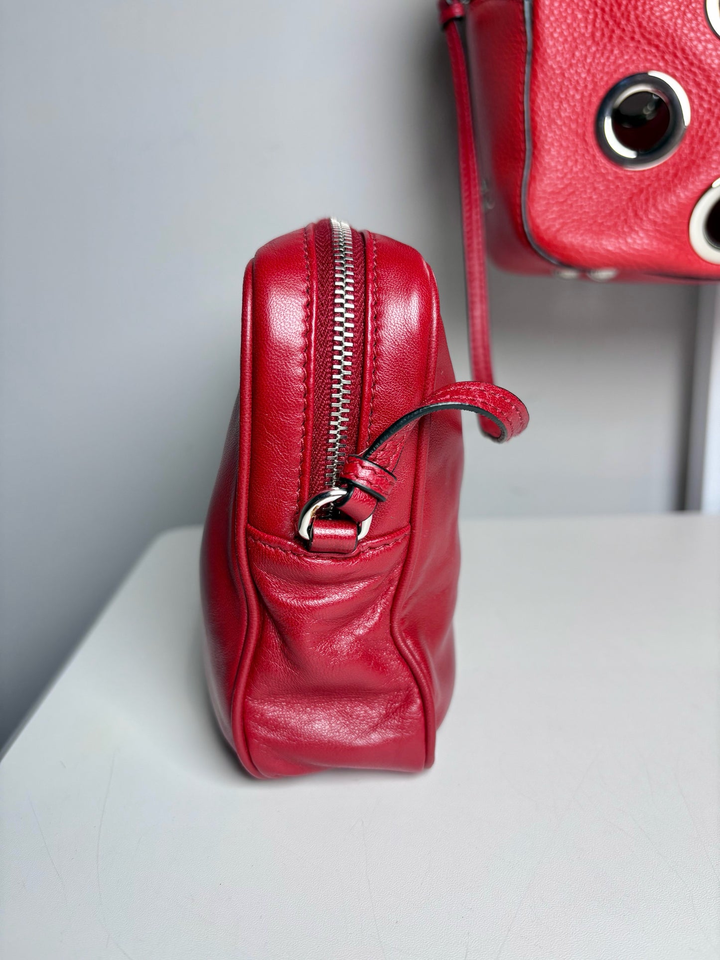 Women's Prada Vitello Daina Silver Grommets Leather Pre-owned Red Bag