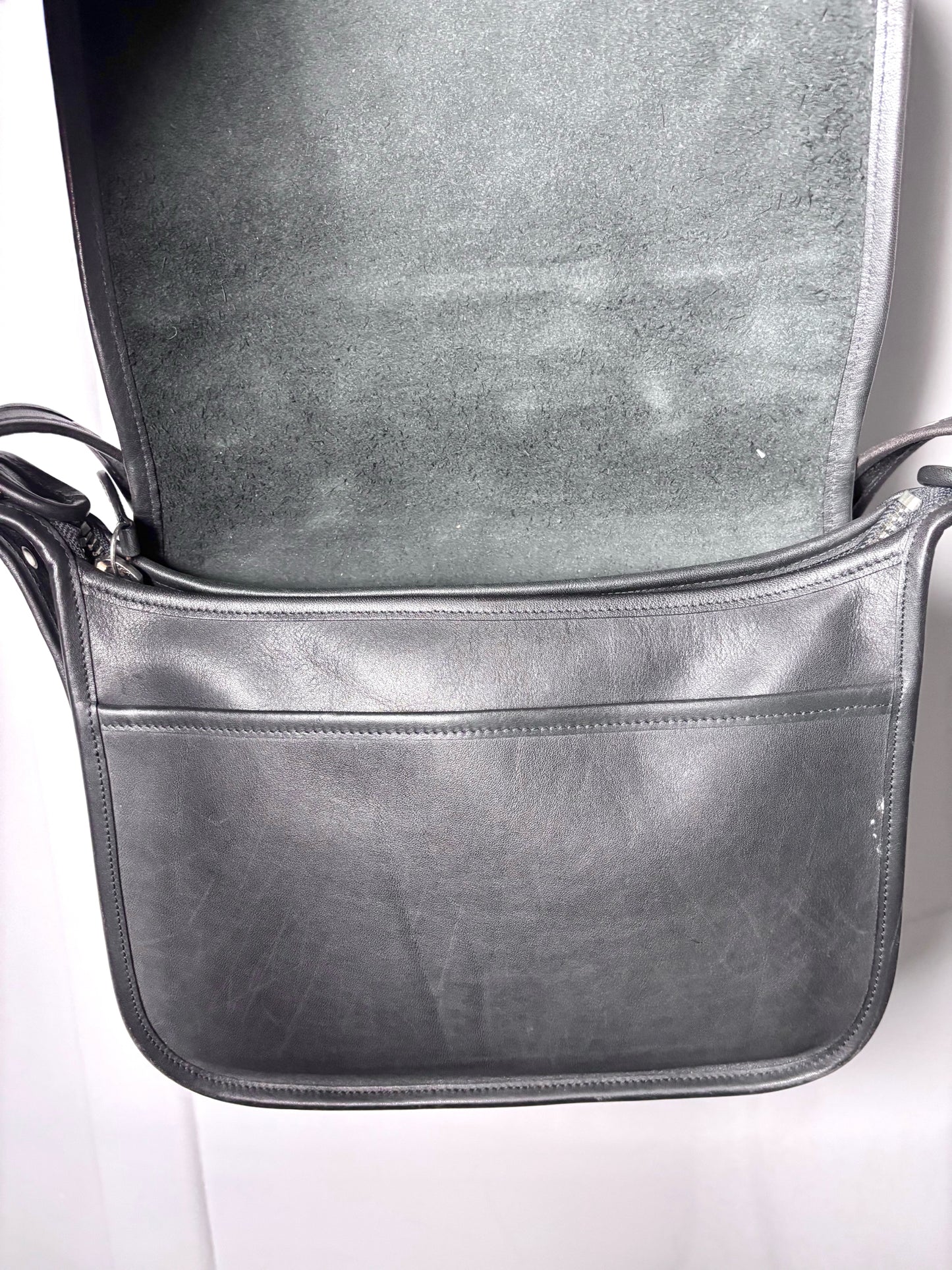 Leather Coach Solid Vintage Leather Pre-owned Black Genuine Leather Medium Purse