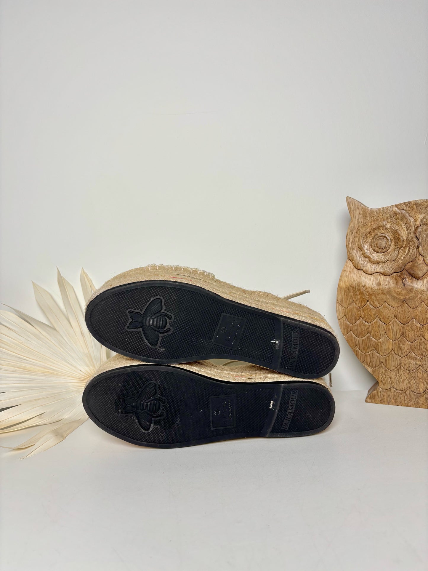 W Shoe Size 9 Gucci Beige Sandals