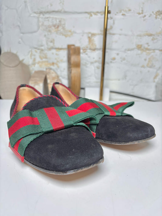 W Shoe Size 37 (6.5) Gucci Black Suede Red, Green Bow Loafers