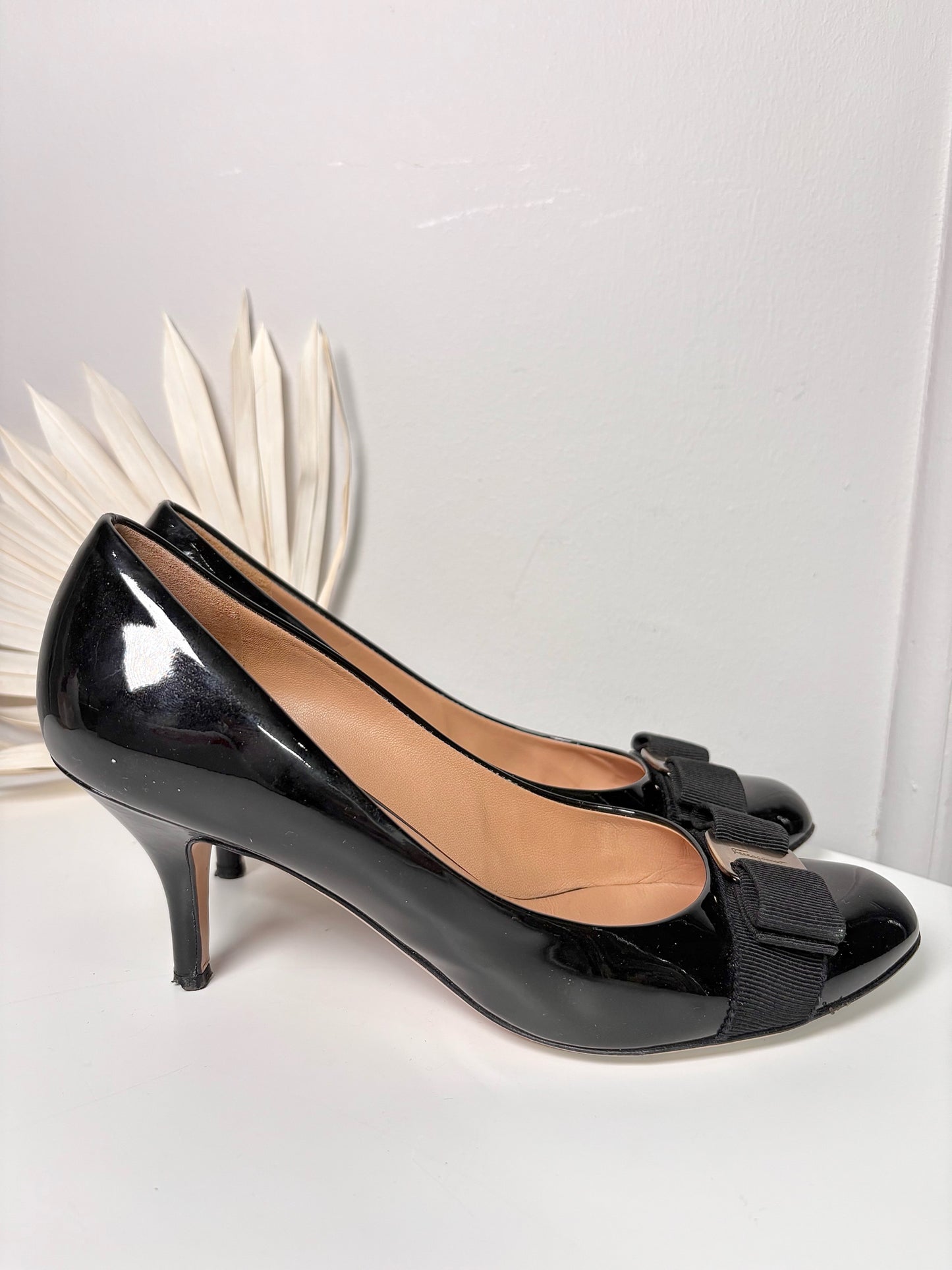 W Shoe Size 7.5 Salvatore Ferragamo Carla Black Patent Leather Heels