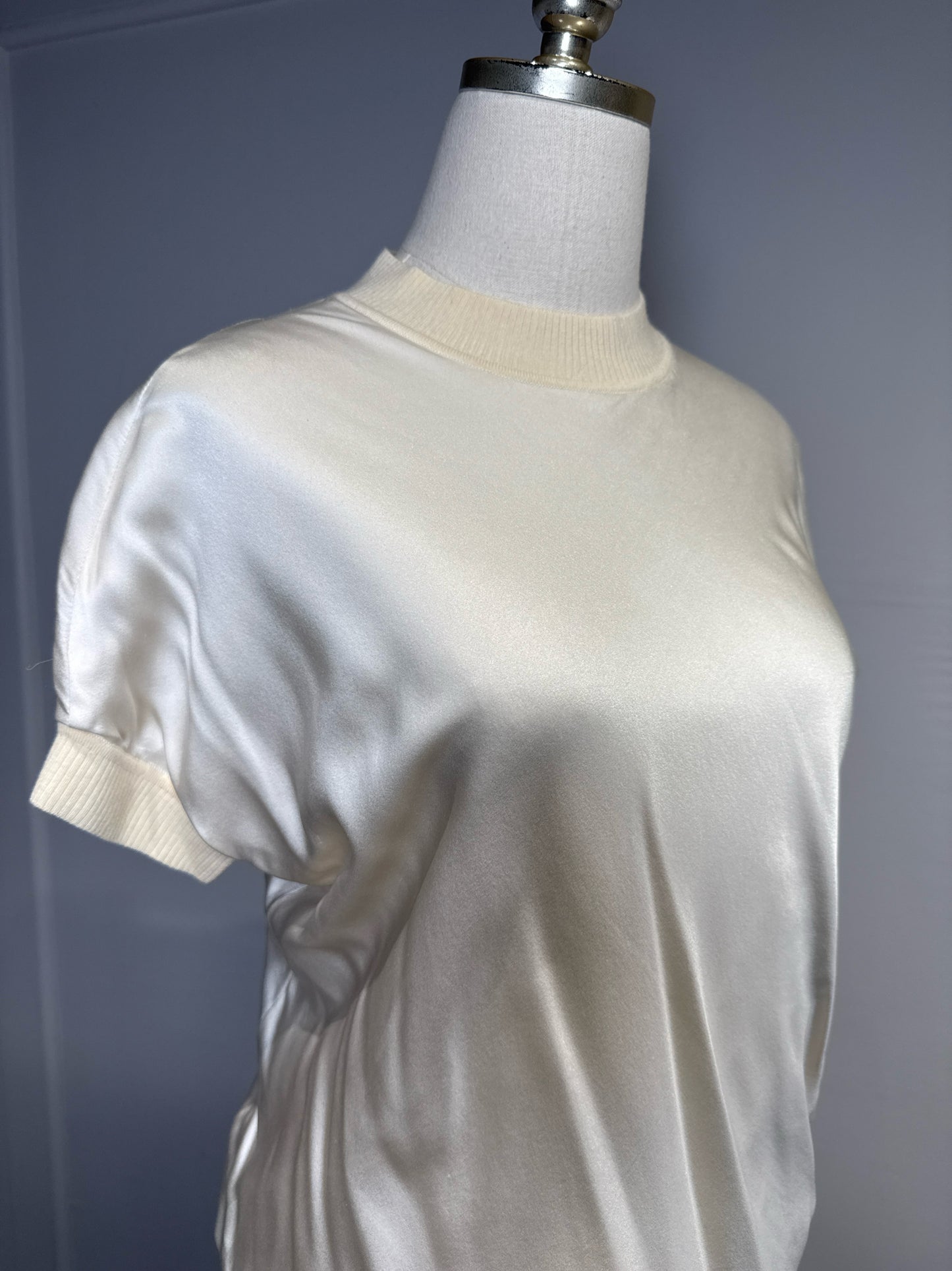 Women Size M Joseph Off White Solid Wool, Silk Sweater