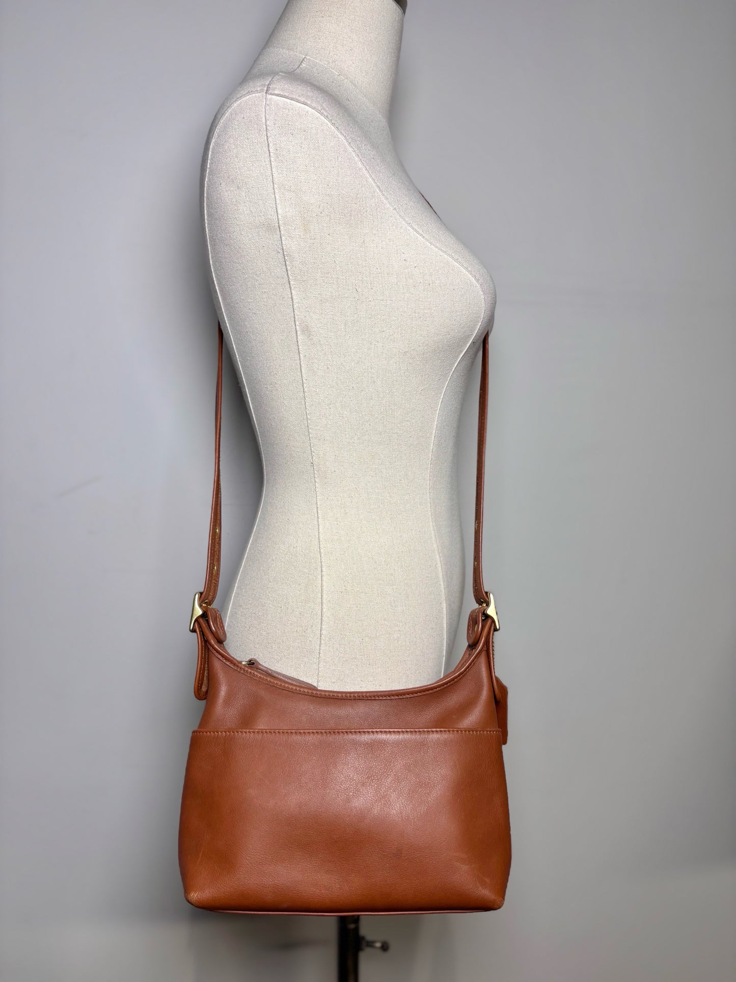 Coach Solid Vintage Leather Pre-owned Caramel Brown Genuine Leather Small Purse