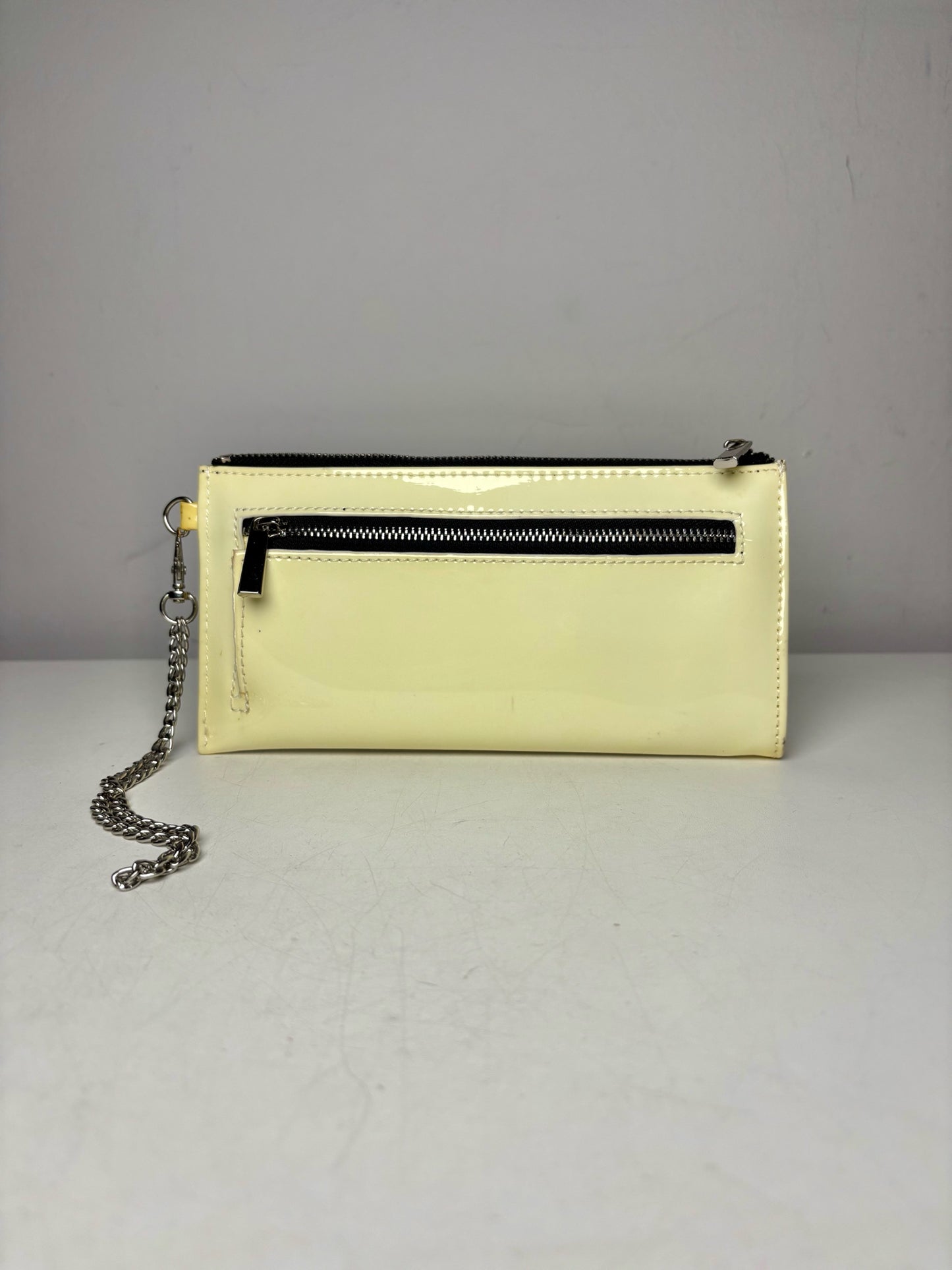 Lafayette 148 Solid Patent Leather Pre-owned Pale Yellow Clutch Purse
