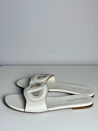W Shoe Size 40 (9.5 - 10) Christian Dior Off-white Leather Calfskin Flats