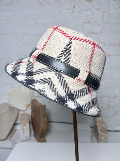 Wool Burberry Pre-owned Cream, Black & Red Hat