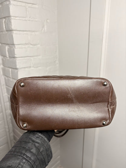 Leather Chanel Quilted Vintage Leather Brown Calfskin Medium Purse