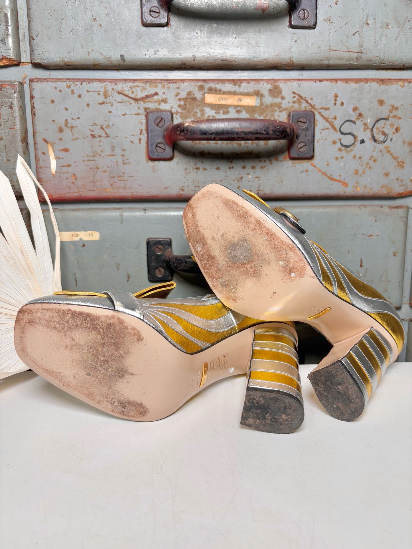 W Shoe Size 36.5 (6.5 US) Gucci Metallic Gold, Silver Leather Loafers