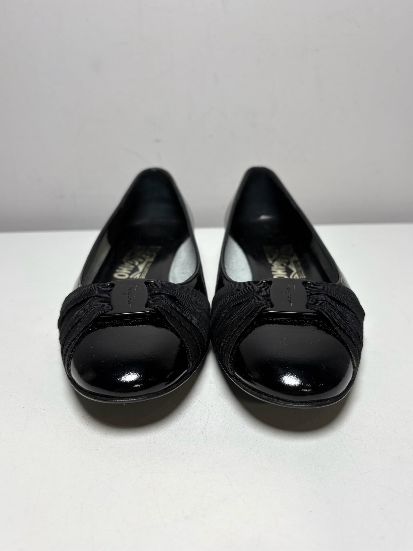 Women Shoe Size 7.5 Salvatore Ferragamo Black Patent Leather Calf Vintage Pre-Owned Crinoline Ballet Flats