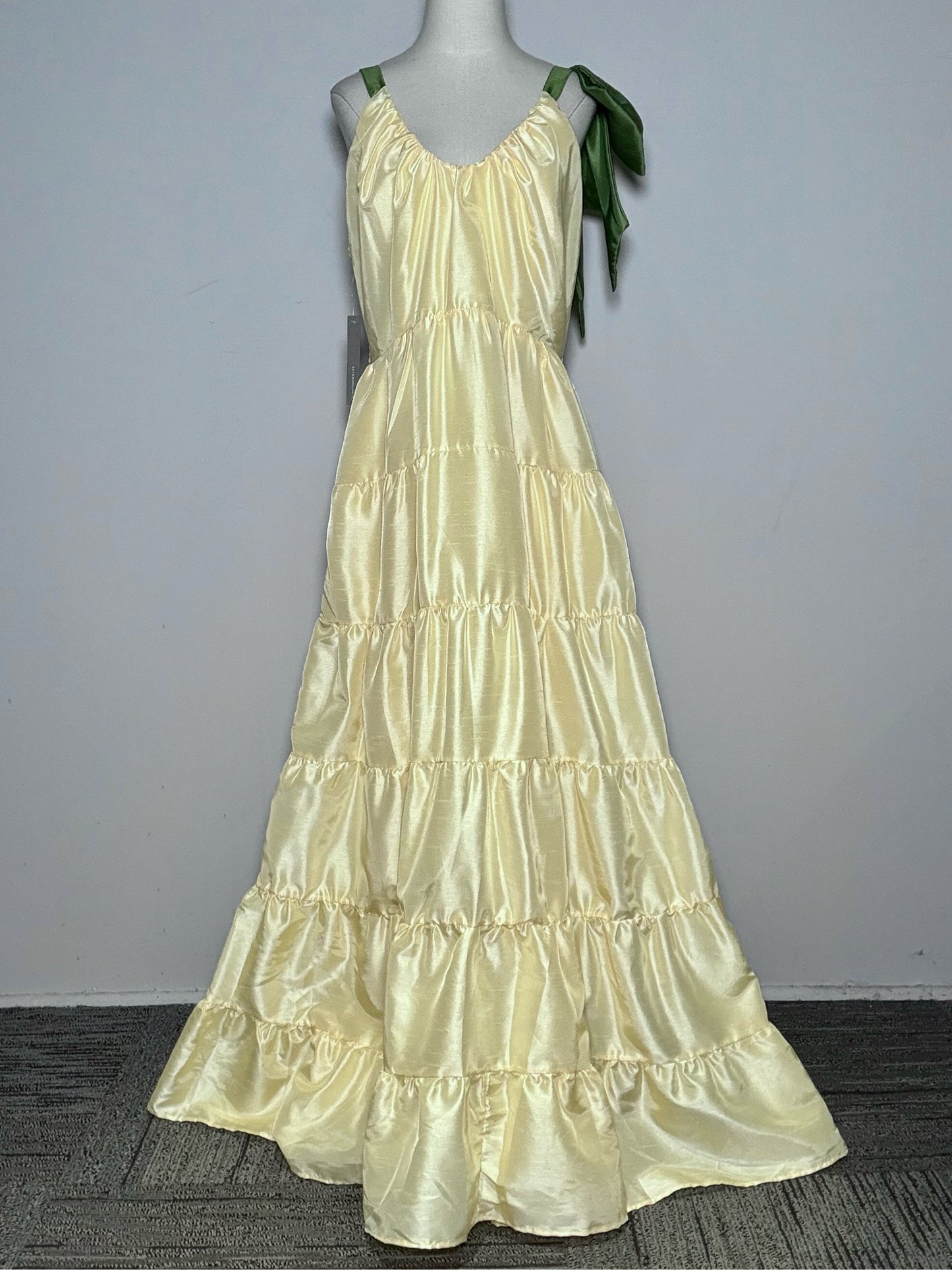 Women Size XL Hutch Pale Yellow Green Shoulder Ties Pre-owned, NWT Dress