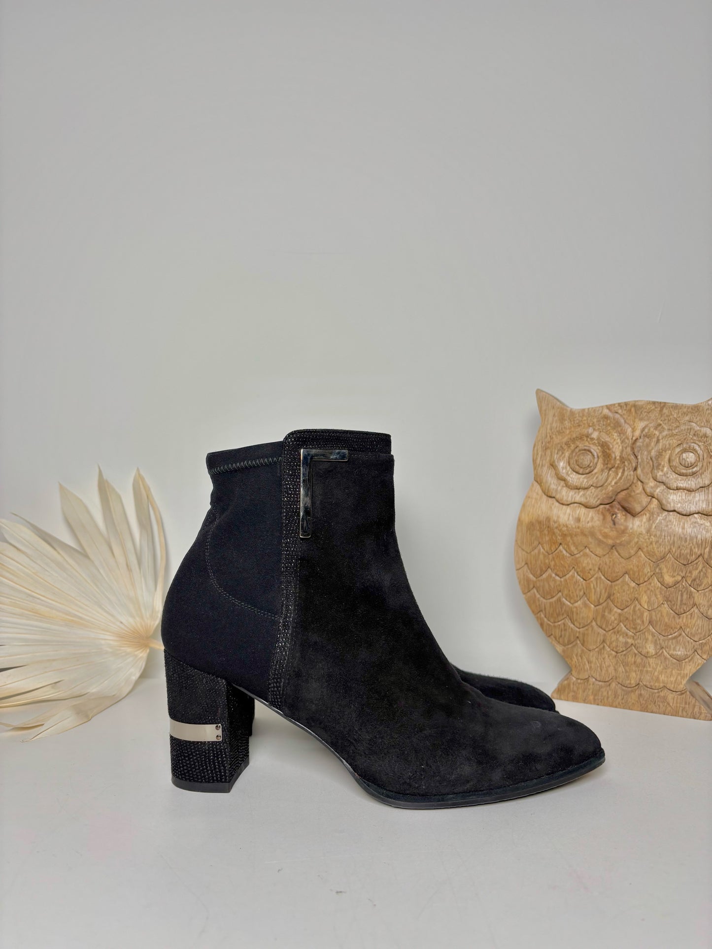 W Shoe Size 8 Stuart Weitzman Black Leather Suede Ankle Boots