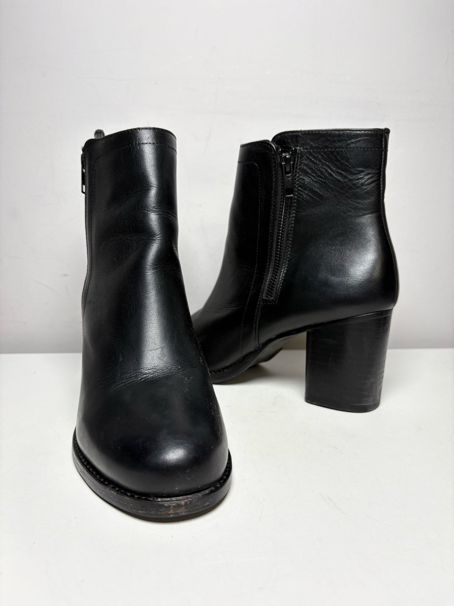Women's Shoe Size 10 Frye Addie Double Zip Black Leather Pre-Owned Block Heel Ankle Boots