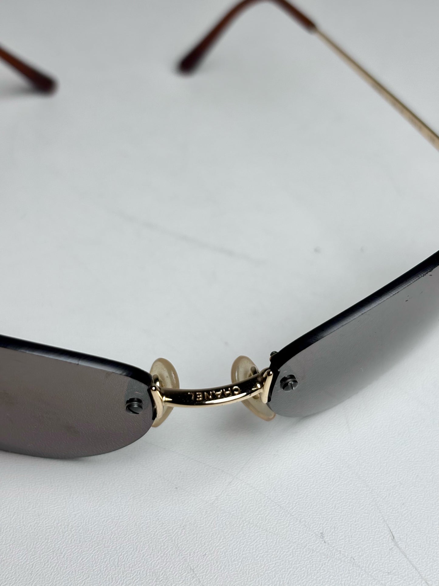 Chanel #4013 Rimless Vintage Y2K Pre-owned Gold Sunglasses
