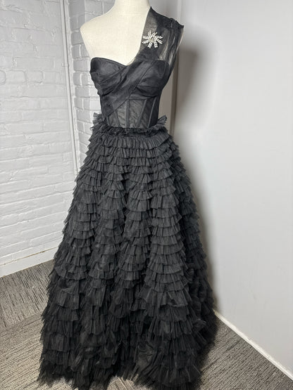 Women Size XS Milla Black Tulle Tiered One-Shoulder Gown