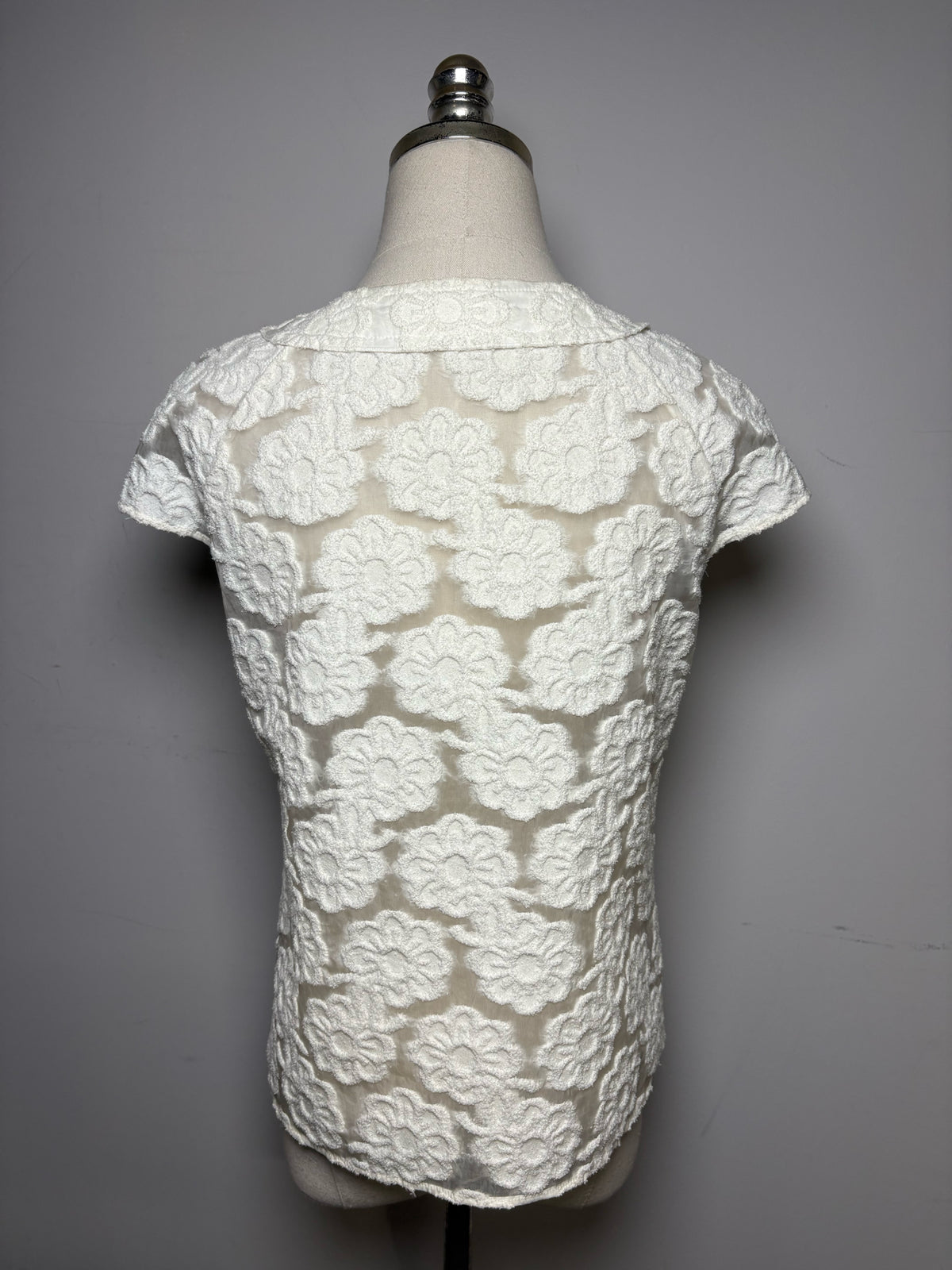 Women's Authentic Chanel 2009 Cruise Runway Ecru Flocked Camellia Semi-Sheer Pre-Owned Top