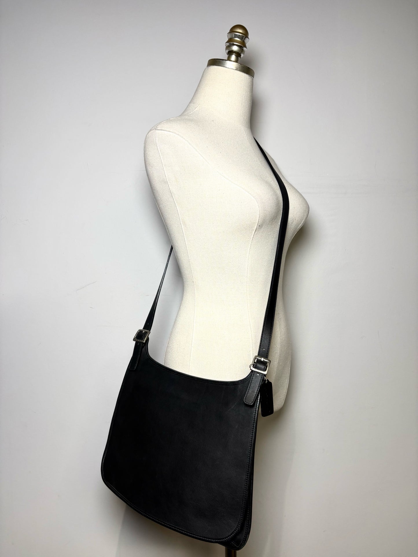 Coach Hippie Saddle Slim 9082  Vintage Leather Pre-owned Black Purse