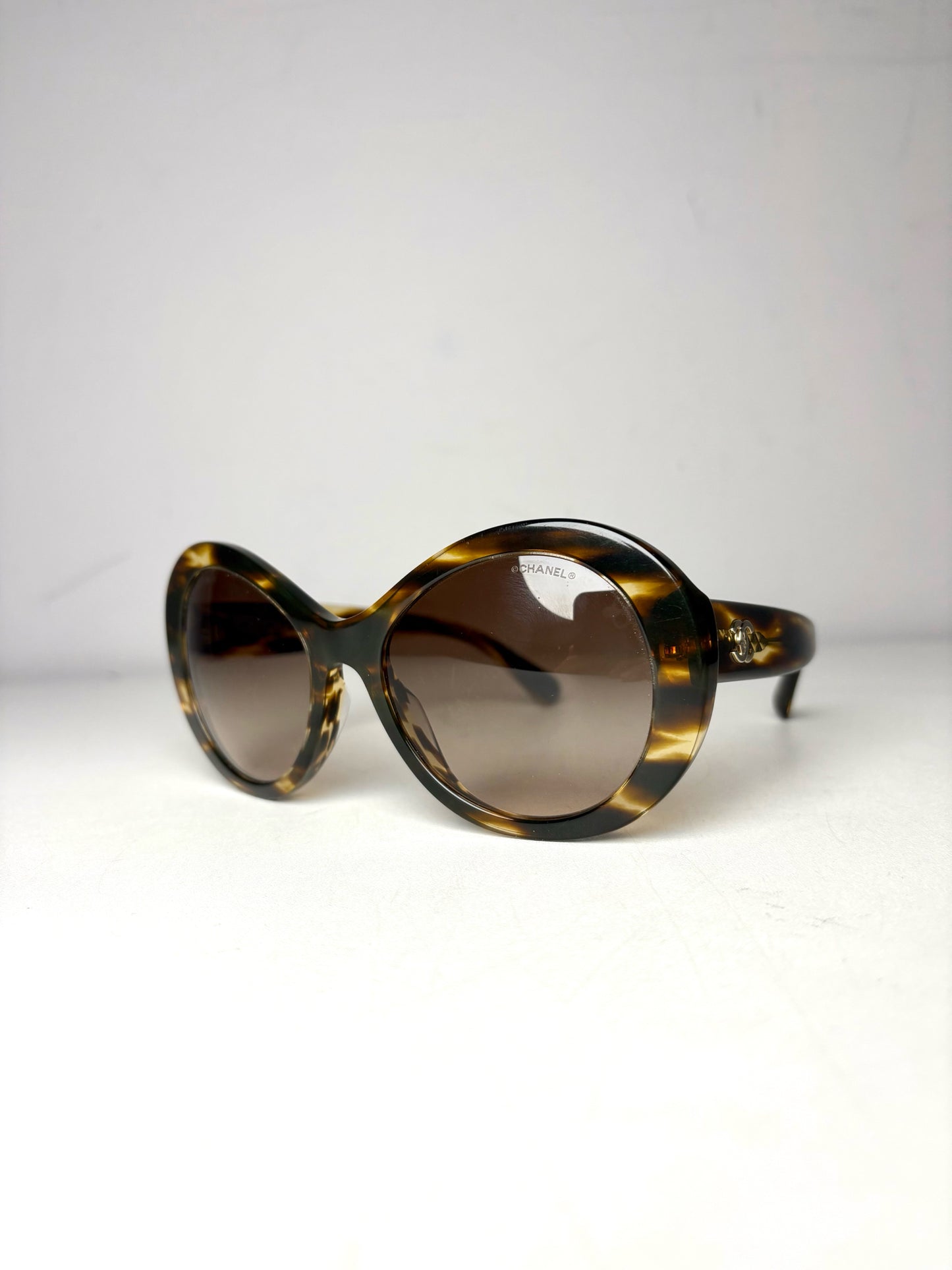 Chanel Pre-owned Brown Acetate Sunglasses