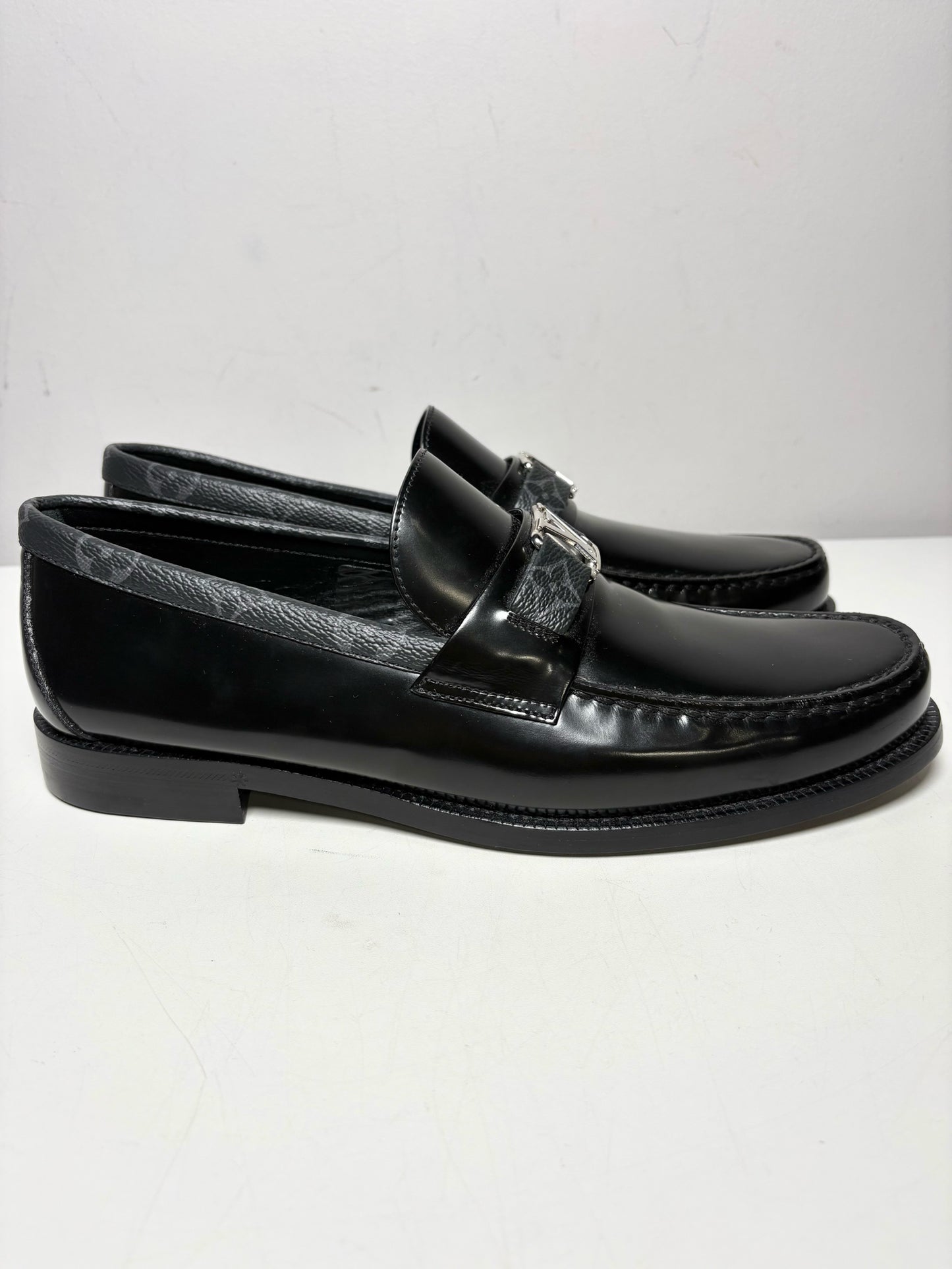 Louis Vuitton Black Leather Solid Mens Shoe Size 8M Men's Pre-owned, NWT Loafers