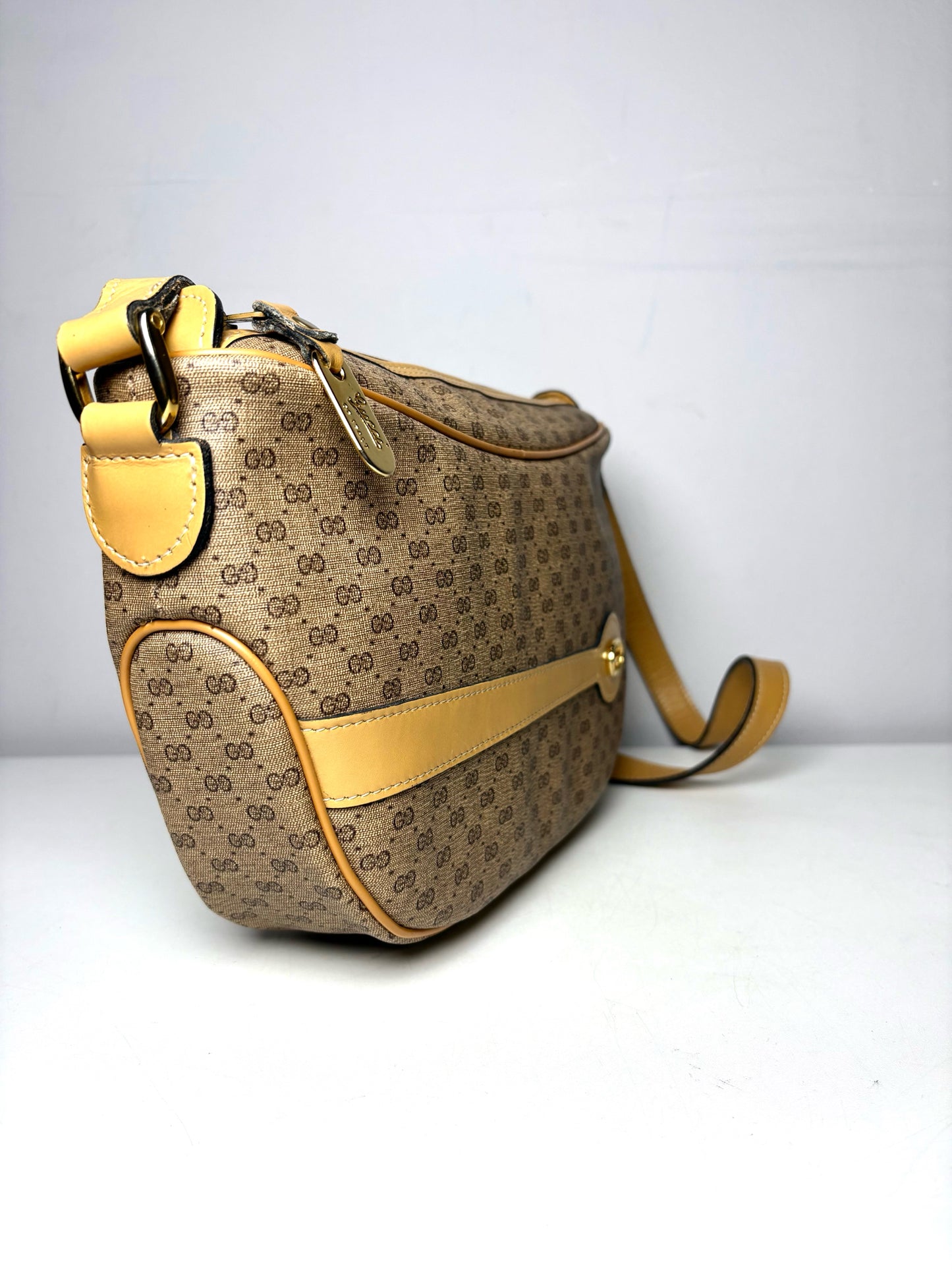 Gucci Monogram Vintage Coated Canvas Pre-owned Beige, Tan Small Purse