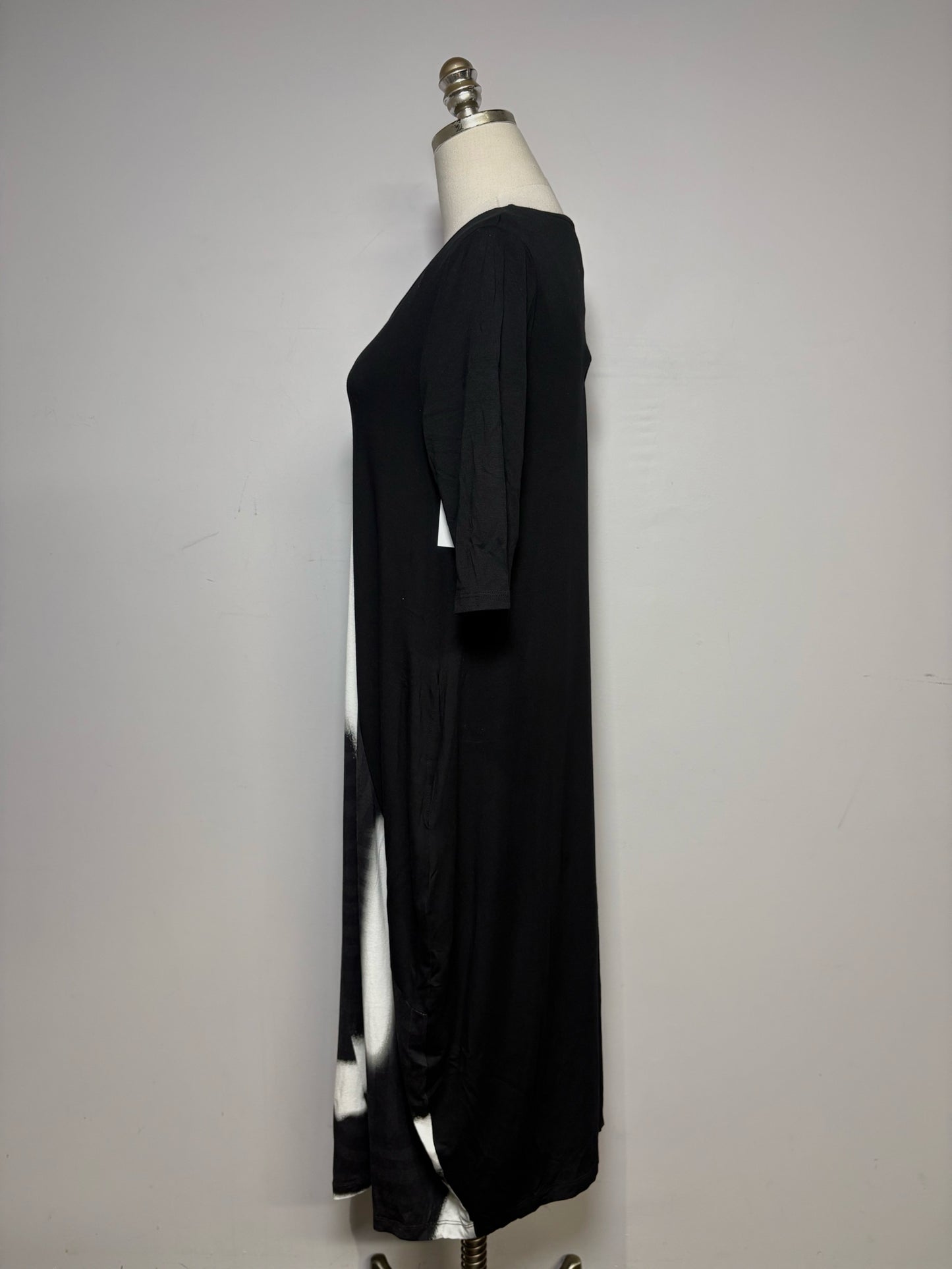 Women Size XS Ozai N Ku Black & White Viscose & Elastane NWT Pre-Owned Cocoon Midi Dress