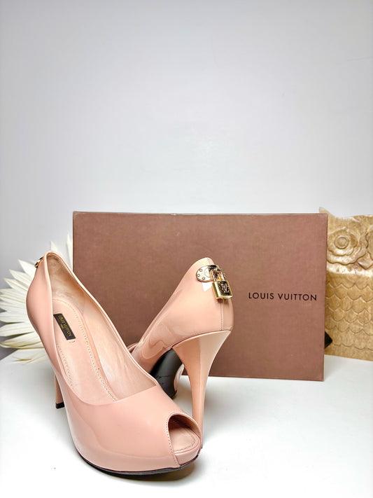 W Shoe Size 41 (8, US) Louis Vuitton Light Pink Leather Patent Heels