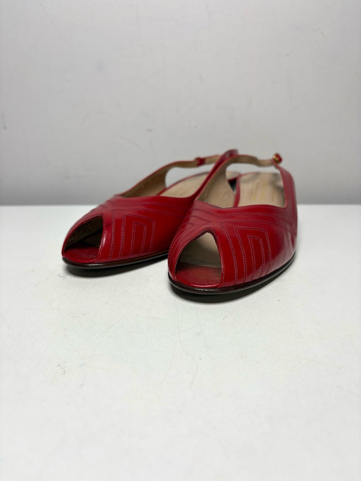 Women Shoe Size 7.5 Bruno Red Leather Vintage Pre-Owned Slingback Peep Toe Heels