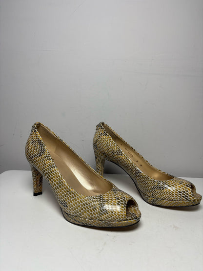 Women's Size 8 Stuart Weitzman Plainfield Yellow Snake Embossed Leather Pre-Owned Heels