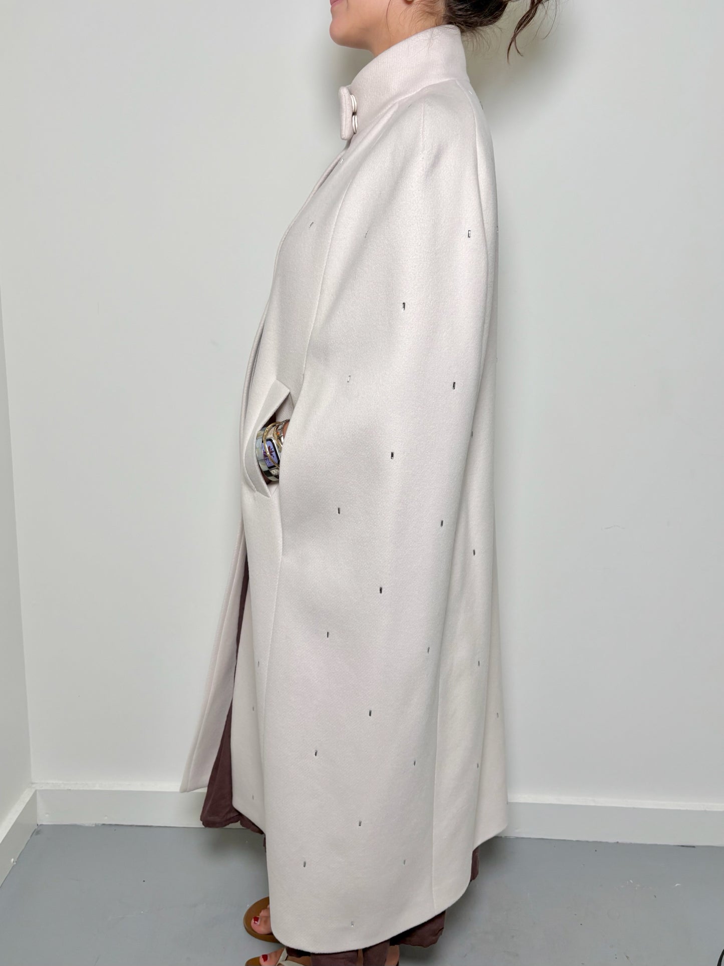 Women Size 44 (8, US) Peserico Off White Crystal Detail Coat