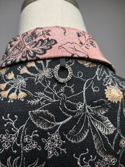 Women's Size XL Save the Queen Pink Black Gold Metallic Jacquard Pre-Owned Jacket