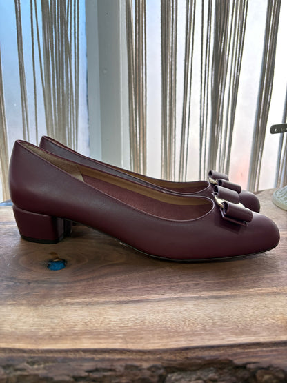 W Shoe Size 8.5 Salvatore Ferragamo Plum Leather Bow Pumps